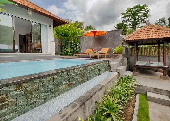Nadira Bali * Munduk